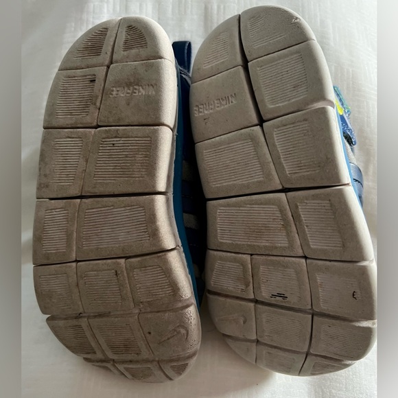 KIDS' DYNAMO FREE TRAINER IN PEWTER/ GREEN/ NAVY - Picture 3 of 7